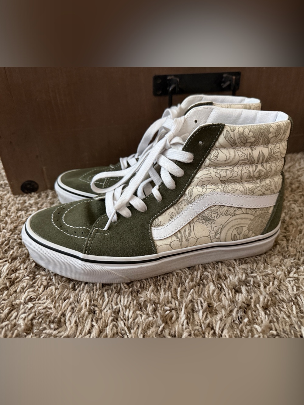 VANS High-Top Sneakers in Olive Green and Cream